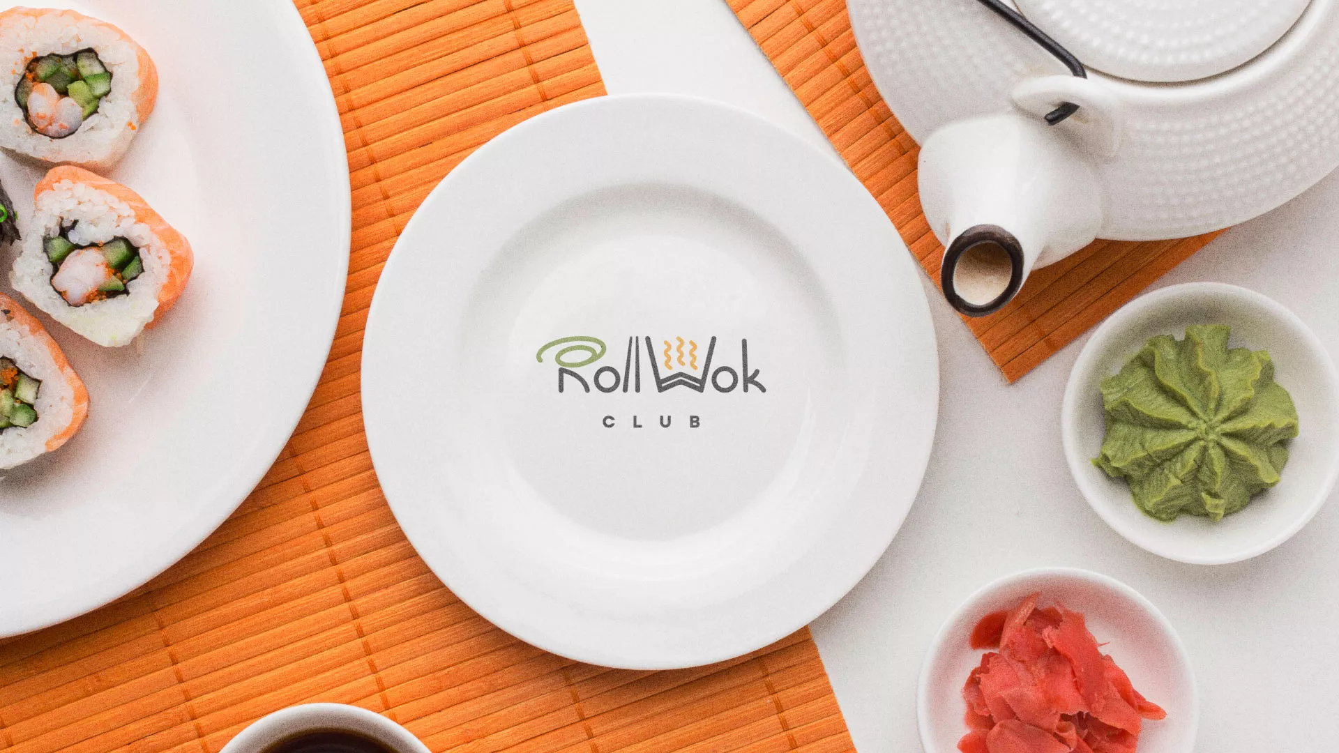 Разработка логотипа и фирменного стиля суши-бара «Roll Wok Club» в Николаевске-на-Амуре
